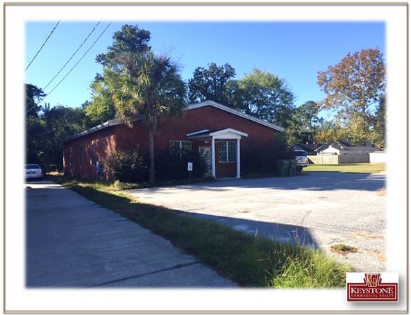 Evans Street Office Building : 704 Evans Ct, Myrtle Beach, SC 29579